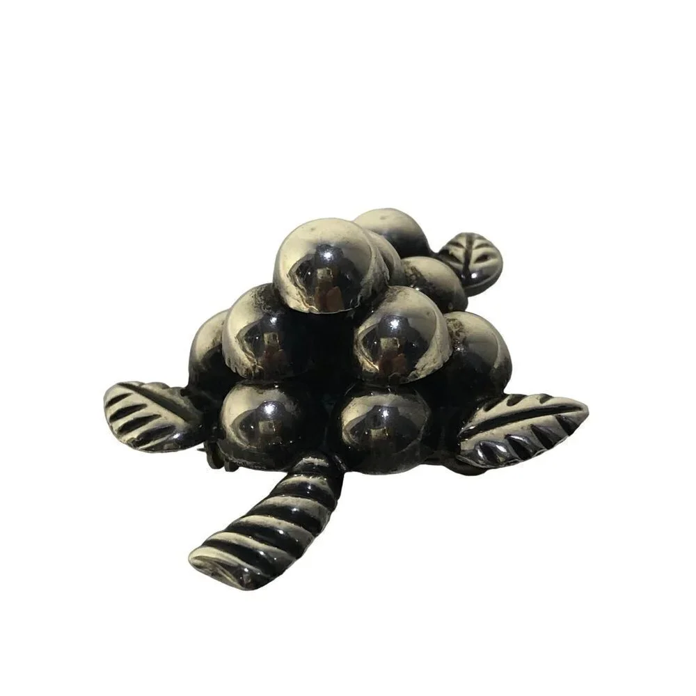 VINTAGE‎ Sterling Silver Grapes Brooch Stacking Dimensional 2